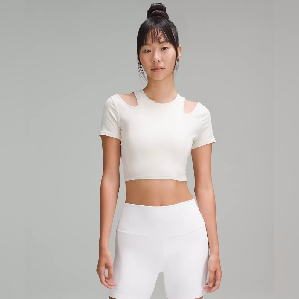 Lululemon Women's Shoulder Cut-Out Yoga T-Shirt Size 8 in bone